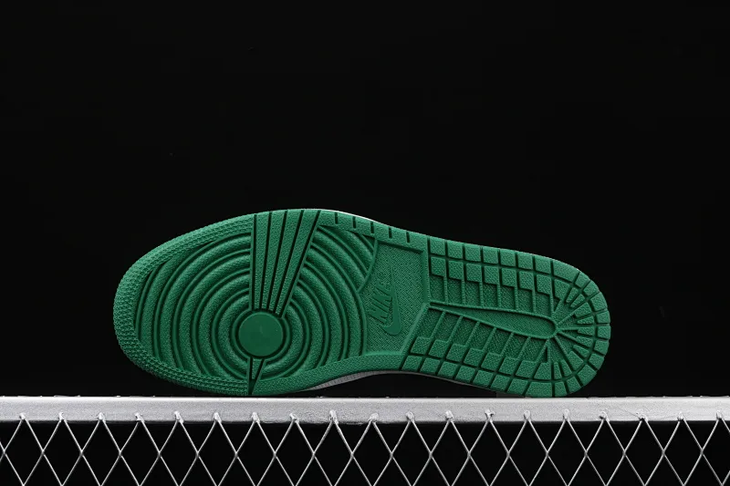 All categories Air Jordan Jordan series basketball shoes Air Jordan 1 High Air Jordan 1 "Pine Green" AJ1 Joe 1 retro black and green 555088-030